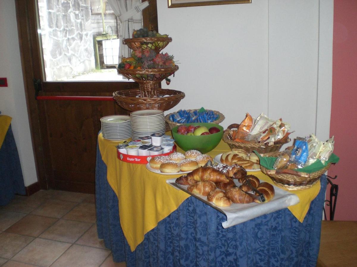 Hotel Genzianella Presenaio Zewnętrze zdjęcie